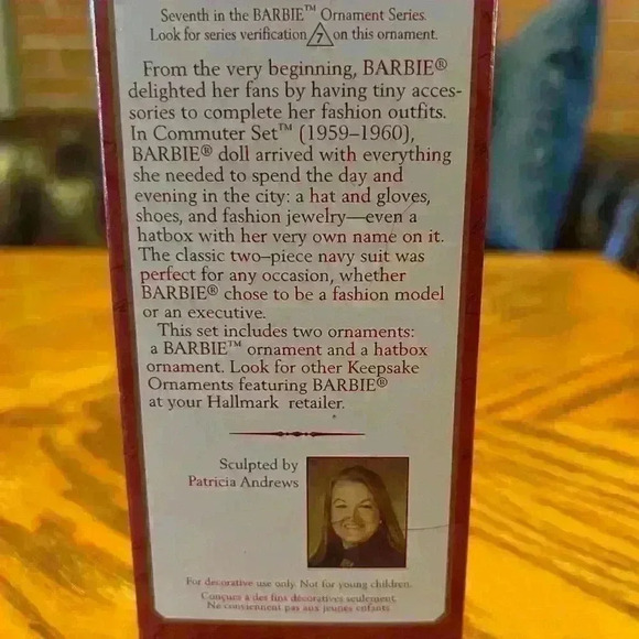 Hallmark 2000 Commuter Set Hatbox 2 PC BARBIE CHRISTMAS Keepsake Ornament - Picture 3 of 6